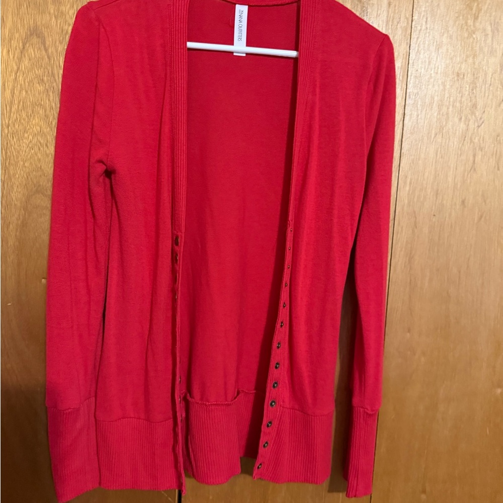 4 total cardigans Zenana Red, purple & grey ; 1 green clot story brand